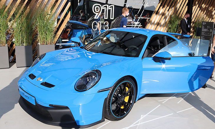 Porsche 911 GT3 bei Porsche am Wittelbacher Platz (©Foto: Martin Schmitz)
